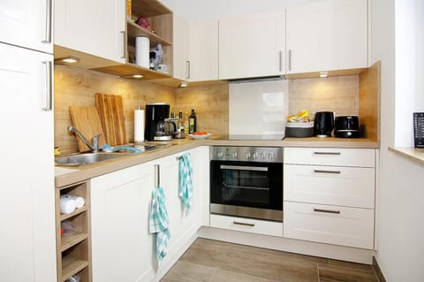 House | Private kitchen | Electric kettle, toaster, highchair