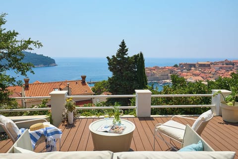 Apartment (2 Bedrooms) | Balcony