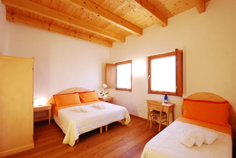 Deluxe Double or Twin Room, Accessible | Desk, free WiFi, bed sheets