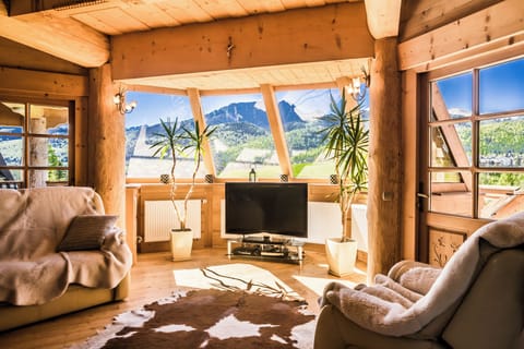 Exclusive Villa | 5 bedrooms, iron/ironing board, free WiFi