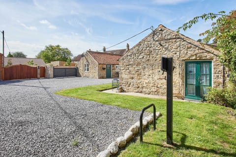 Heather Cottage, Hutton-le-Hole - Host & Stay