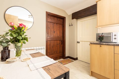 House | 3 bedrooms, iron/ironing board