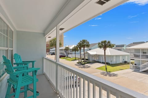 Relax on the front patio with high-top seating