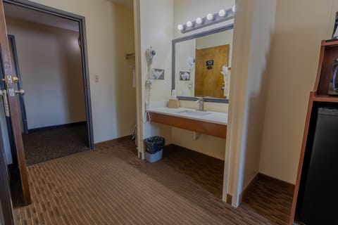 Iron/ironing board, cribs/infant beds, rollaway beds, free WiFi