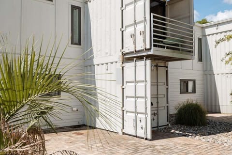 A stylish 1BR/1BA condo crafted. Located in a quiet, walkable community just minutes from downtown Wilmington, ILM Airport, and Oak Island attractions.