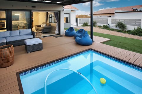 Deluxe House, Garden View | Garden view