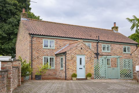 Rose Cottage, Huggate: Front elevation
