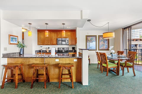 Countertop seating for 3