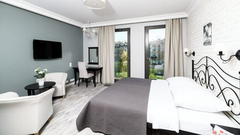 Apartment | Living area | 42-inch Smart TV with digital channels