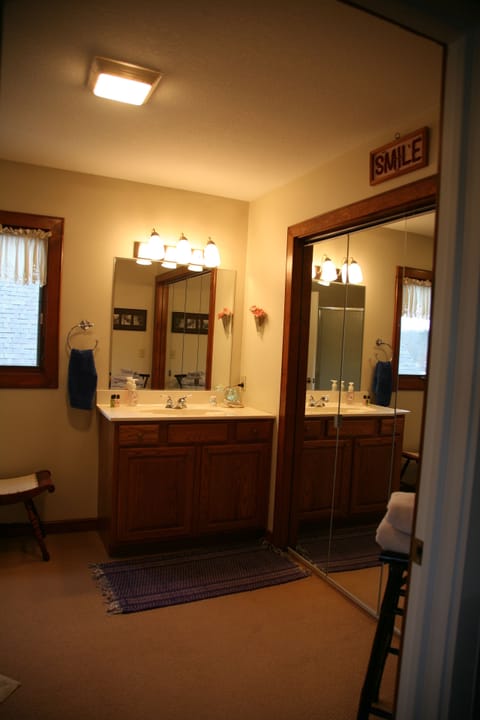 Comfort Room, Non Smoking, Valley View | Bathroom