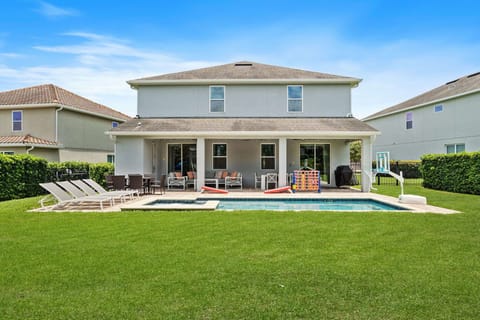 Look at all that lush green space!