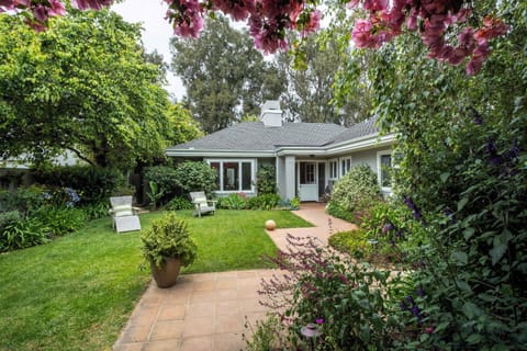 Spacious front yard