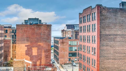 Immerse yourself in the urban scene—where city energy meets modern comfort. From street art and skyline views to buzzing cafes and local culture, this spot puts you in the heart of it all with style, convenience, and endless things to explore.