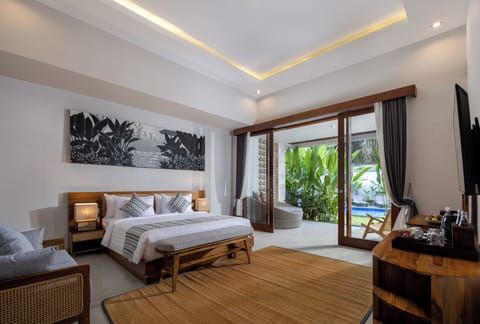 Grand Premier Room | Desk, laptop workspace, free WiFi, bed sheets