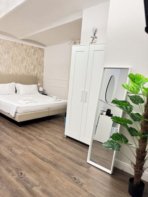 Standard Triple Room | Hypo-allergenic bedding, down comforters, desk, soundproofing