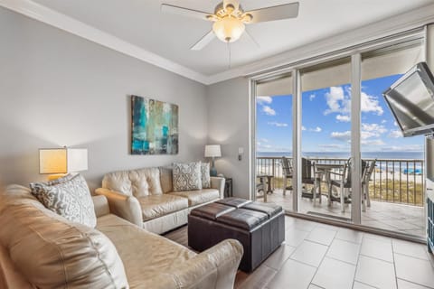 spansihkey204livingarea18a3346