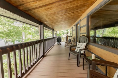 Deck & Grill/ Main Level