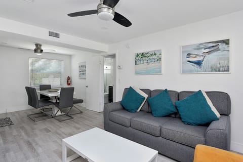 Classic Apartment | Living area