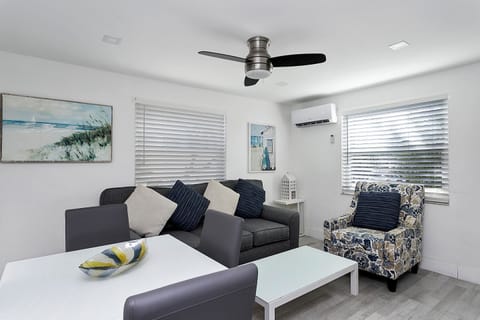 Classic Apartment | Living area | Flat-screen TV