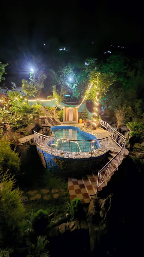 3 outdoor pools
