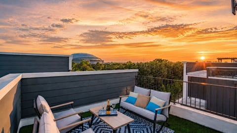 You have only a short walk to AT&T stadium, Dallas Stadium, FIFA World Cup 2026, and Globe Life Field. Enjoy a beautiful cascading sunset on your private rooftop balcony!