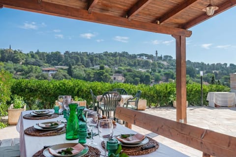 Family House, Multiple Bedrooms, Mountainside (Casa Vacanze Minare Selva di Fasano) | Outdoor dining