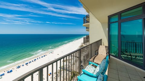 Condo, 3 Bedrooms | Property grounds