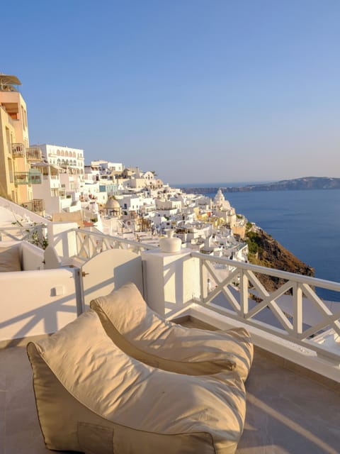 Deluxe Caldera View Suite with Outdoor Hot Tub | In-room safe, soundproofing, free WiFi