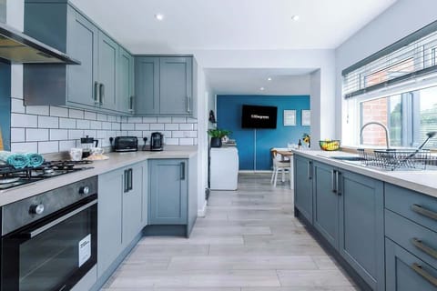 The fully equipped kitchen has everything you need for a long or short stay in Wrexham.