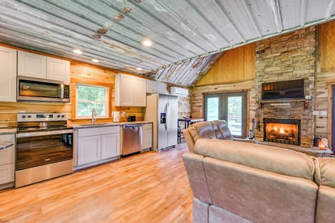 Living Room | Full Kitchen