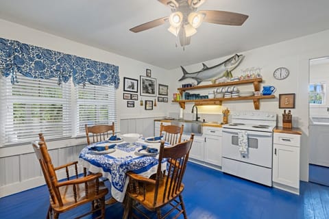 Dine in kitchen with seating for 4