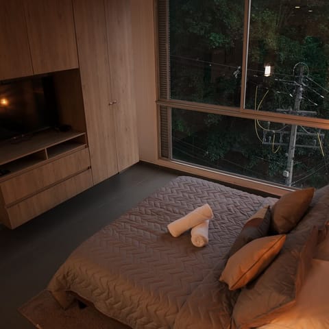Classic Apartment | 1 bedroom, in-room safe, blackout drapes, iron/ironing board