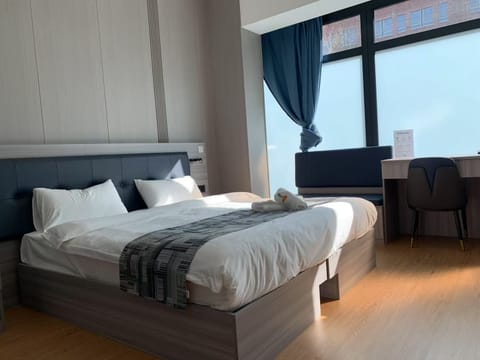 Premium Double Room, City View | In-room safe, desk, soundproofing, iron/ironing board