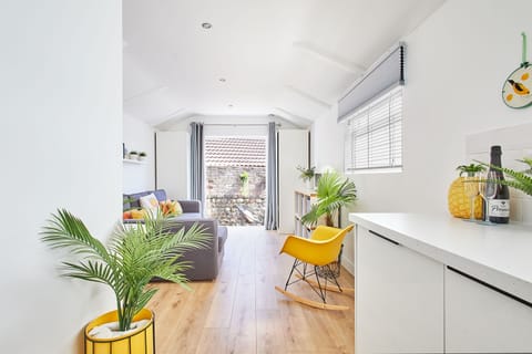 House | Desk