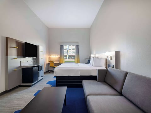 Studio Suite, 1 King Bed, Non Smoking | Individually decorated, individually furnished, desk, laptop workspace