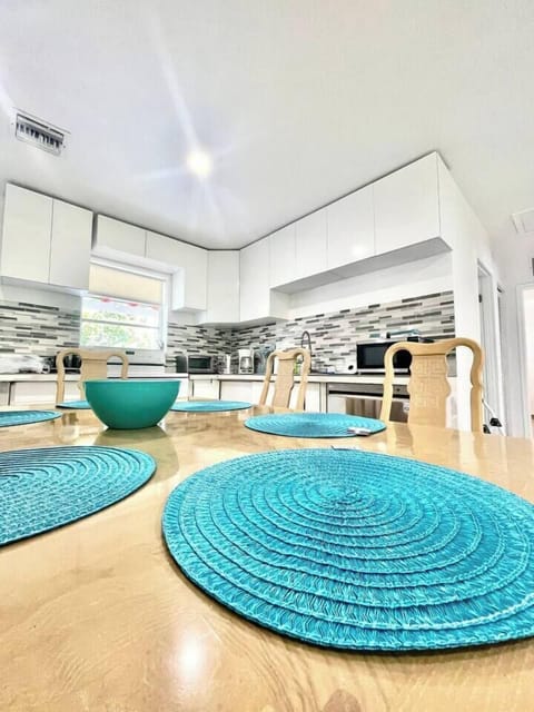 f41f063a-b3c7-443f-a397-ed9eb5ee1959