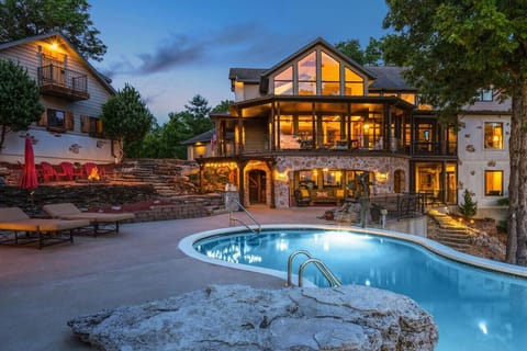 Grand entrance to an unforgettable lake getaway.