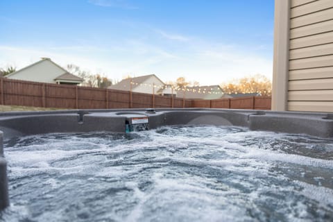 6 Person Hot Tub & Back Yard & String Lights