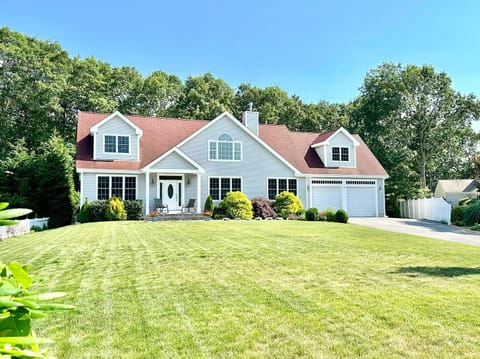 Front of house on private cul de sac