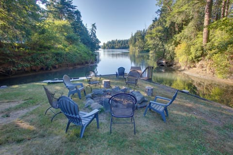 Bainbridge Island Vacation Rental | 6BR | 4.5BA | Steps Required | 3,300 Sq Ft