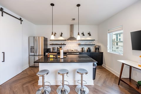 Enjoy casual dining at the kitchen counter.