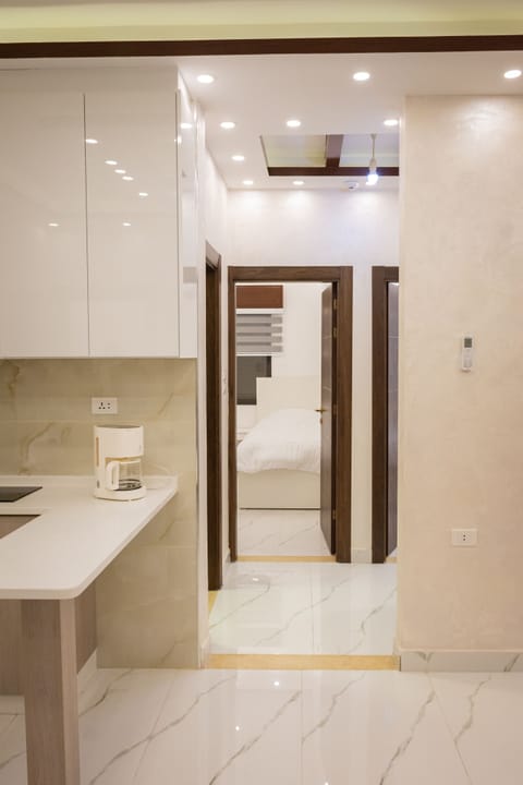 Comfort Apartment, Balcony, City View | Private kitchen | Electric kettle, toaster