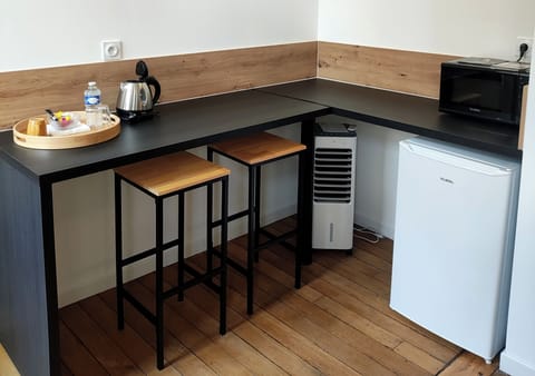 Superior Double or Twin Room, 1 Queen Bed, Kitchenette | Desk, laptop workspace, free WiFi