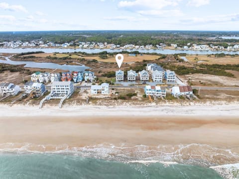 Your home base between the ocean and the sound—with unbeatable dual views from the front and back.
