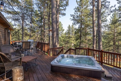 Nothing feels better than soaking in a hot tub while enjoying the stunning views.