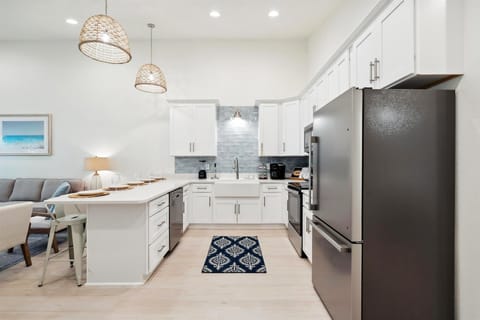 Fully equipped kitchen with stainless steel appliances and all the essentials for cooking an amazing meal!