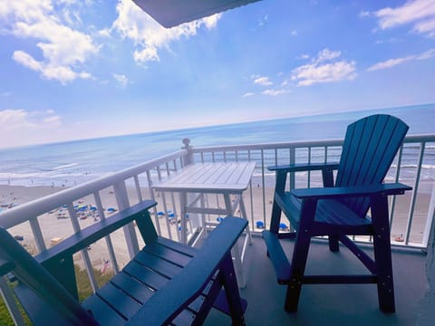 Corner Oceanfront Patio