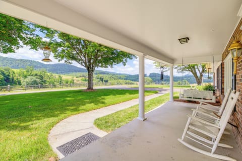 Sparta Vacation Rental | 3BR | 2BA | Step-Free Access | 2,240 Sq Ft