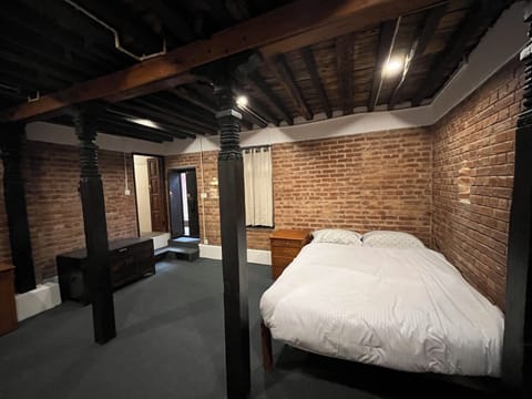 Classic Double Room | Desk, laptop workspace, free WiFi