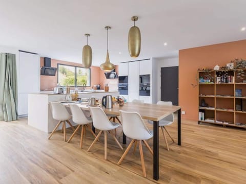 Comfort Double Room | Private kitchen | Full-size fridge, microwave, oven, stovetop